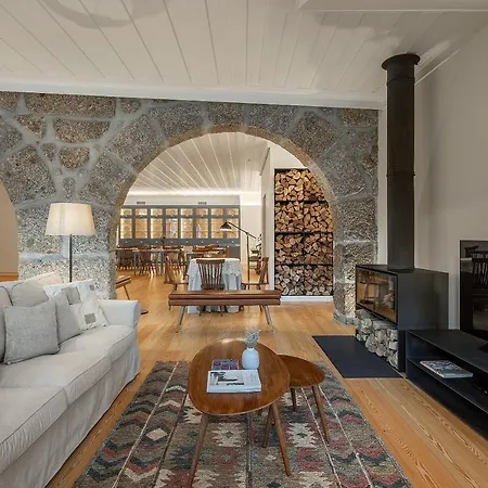 Loja Sr Costa By Casas Com Estoria Boutique * Santa Comba Dao